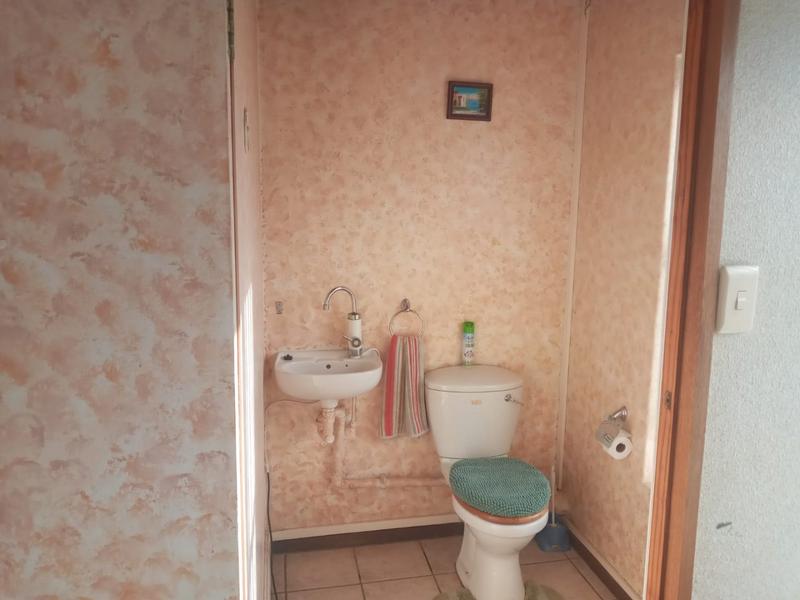 4 Bedroom Property for Sale in C Place Eastern Cape